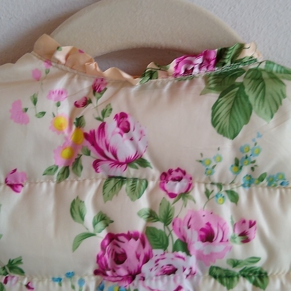 Bailey's Blossoms Floral Puffer Vest Roses Ruffles Toddler/Small - Picture 6 of 8